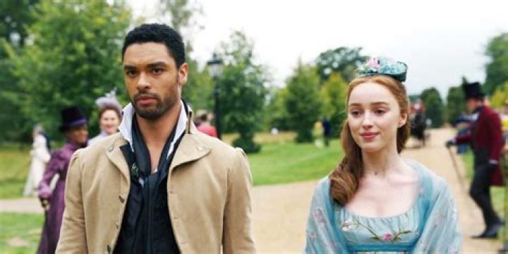 ‘Bridgerton’s Regé-Jean Page Reveals Real Relationship Status With Costar Phoebe Dynevor