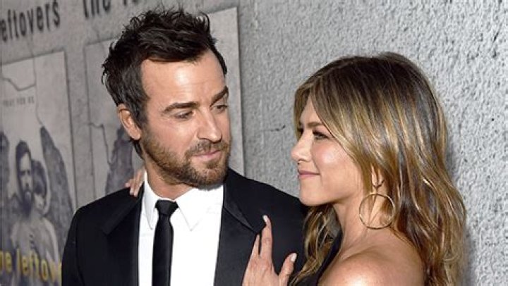 Jennifer Aniston Felt ‘Comforted’ By Justin Theroux After Dog’s Death – Hollywood Life